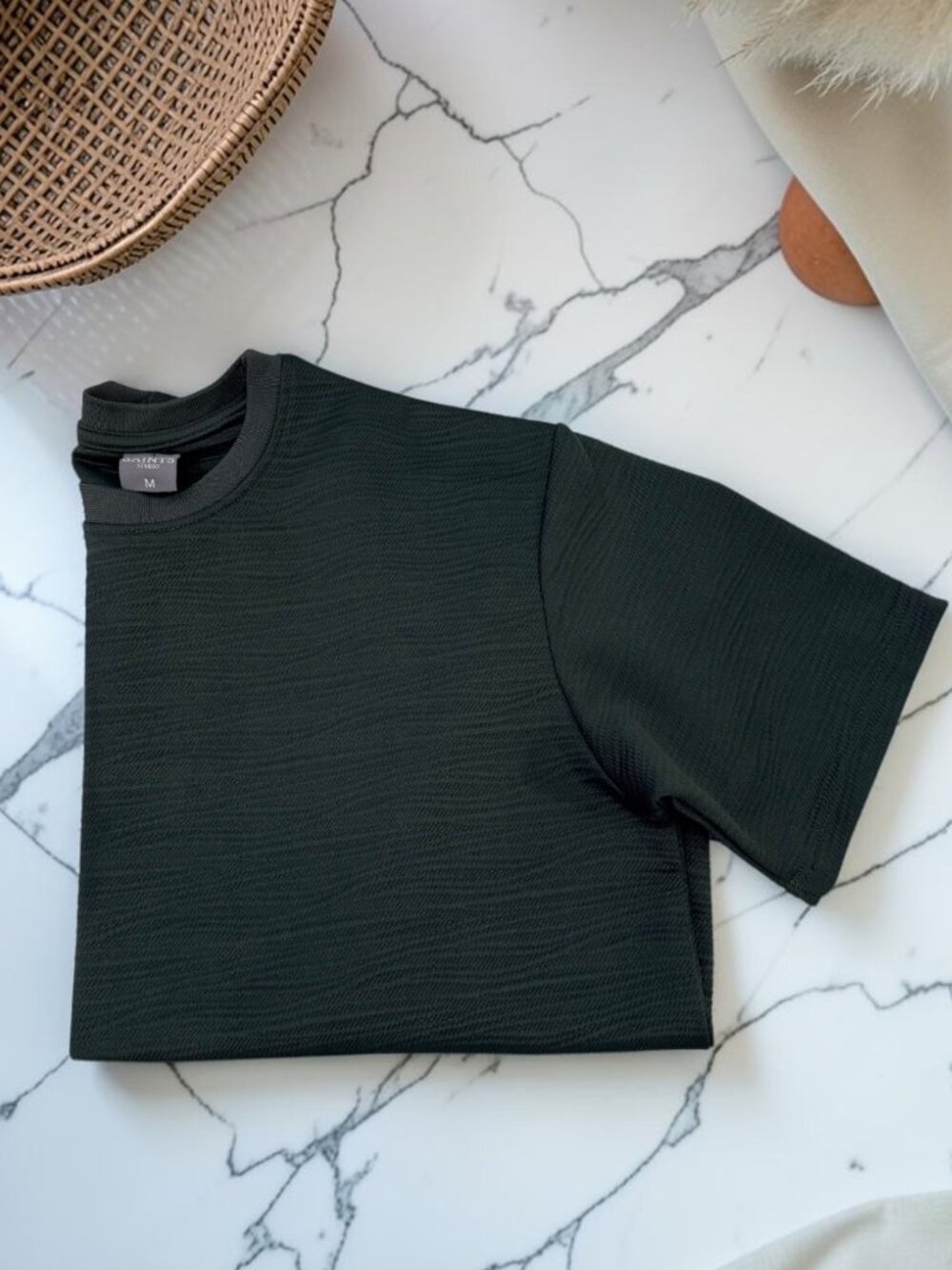 Saints Studio Men's Size Medium Green Textured Boxy T-Shirt Shorts Sleeves